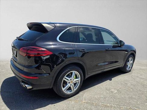 Used 2016 Porsche Cayenne S AWD/4WD image 3