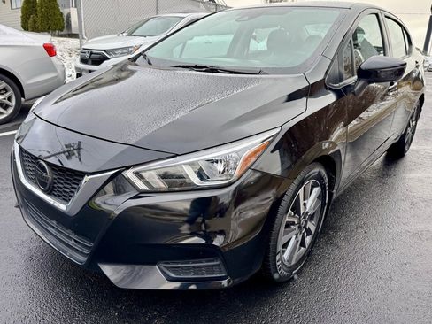 Used 2020 Nissan Versa SV image 4