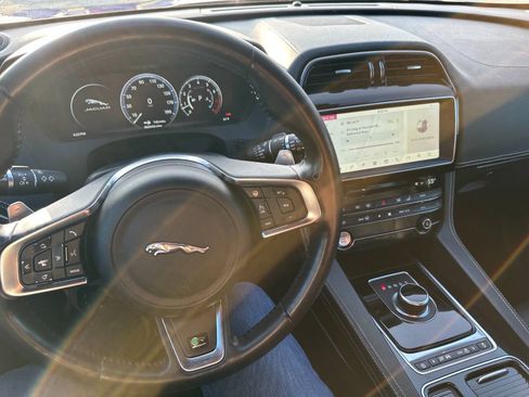 Used 2018 Jaguar F-PACE R-Sport AWD/4WD image 28