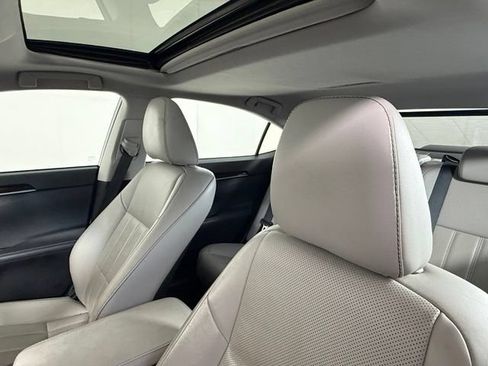 Used 2016 Lexus ES 350 w/ Luxury Package w/Wood Trim FWD image 9