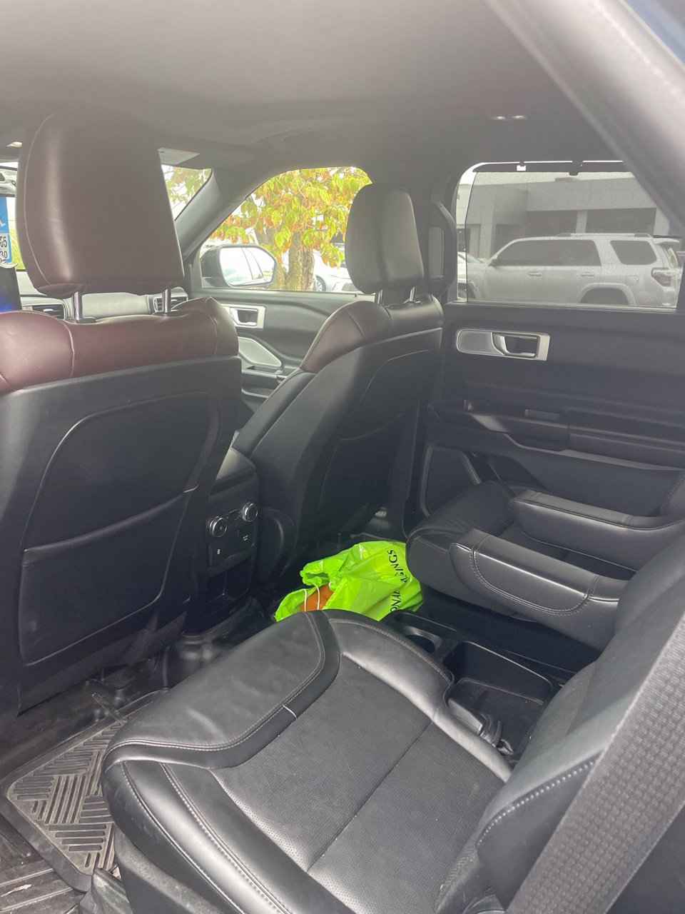 Used 2020 Ford Explorer Platinum w/ Premium Technology Package AWD/4WD image 9