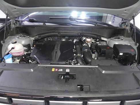 Used 2024 Hyundai Santa Fe SE FWD image 12