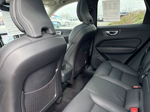 Certified 2023 Volvo XC60 B5 Plus w/ Climate Package image 33