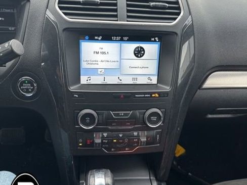 Used 2018 Ford Explorer XLT w/ Equipment Group 202A image 9