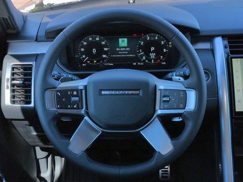 New 2026 Land Rover Discovery Limited Edition image 24