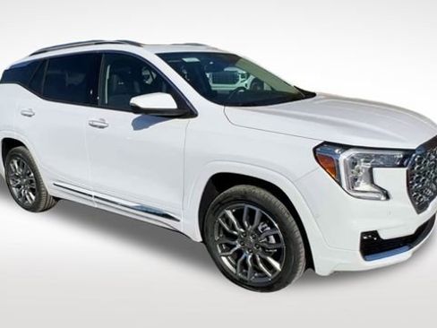 Used 2023 GMC Terrain Denali w/ Denali Premium Package image 2