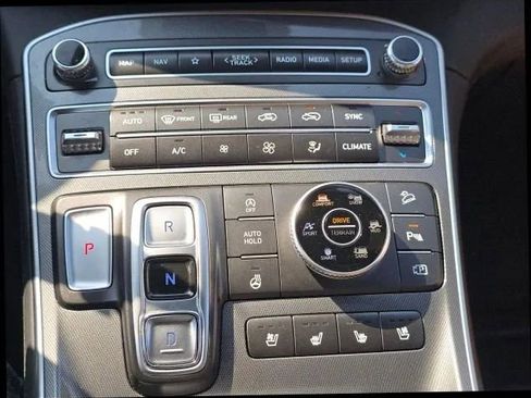 Used 2023 Hyundai Santa Fe Calligraphy image 32