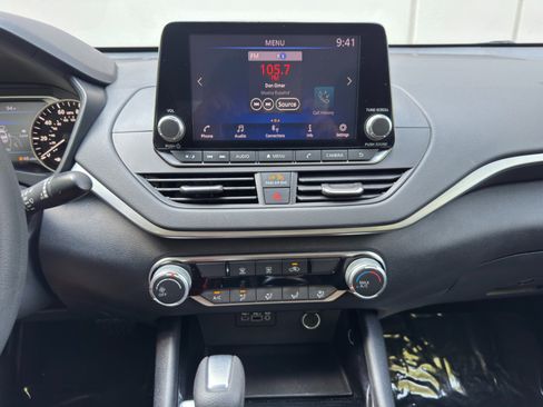 Used 2021 Nissan Altima 2.5 SV FWD image 21