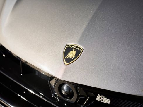 Used 2025 Lamborghini Urus SE image 6