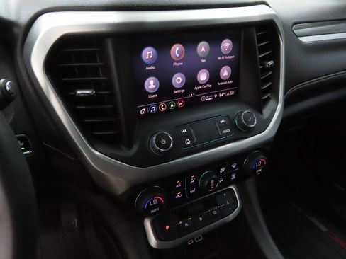 Used 2023 GMC Acadia SLT w/ Elevation Edition FWD image 17
