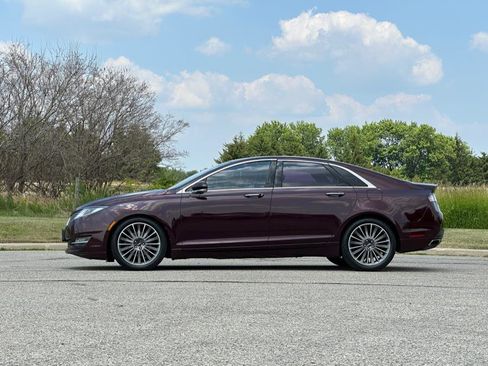 Used 2013 Lincoln MKZ image 4