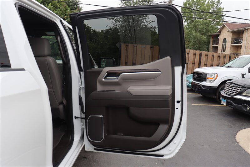 Used 2026 GMC Sierra 1500 SLT AWD/4WD image 32
