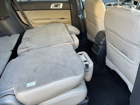 Used 2015 Ford Explorer XLT w/ Equipment Group 202A image 26