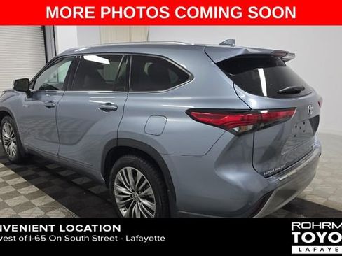 Used 2020 Toyota Highlander Platinum image 2