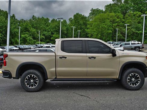 Used 2023 Chevrolet Silverado 1500 ZR2 w/ Technology Package AWD/4WD image 6