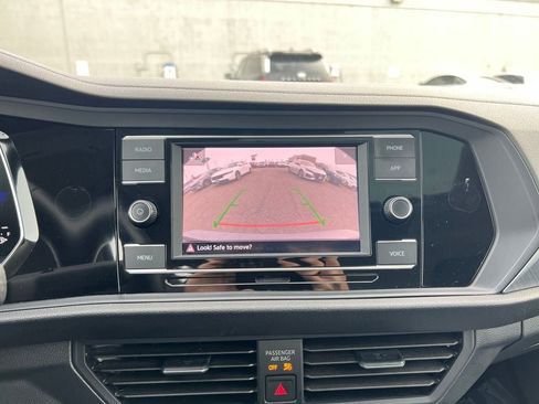 Used 2024 Volkswagen Jetta SE image 16