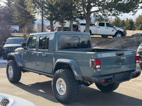 New 2025 Jeep Gladiator Sport image 4