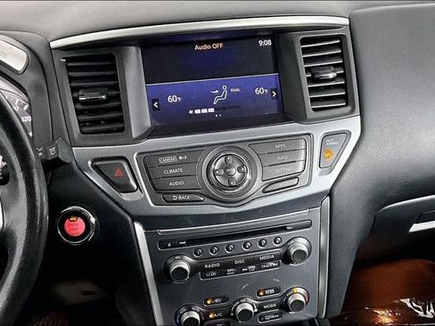 Used 2017 Nissan Pathfinder SL FWD image 8