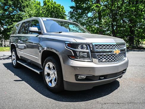 Used 2017 Chevrolet Tahoe LT w/ LT Signature Package AWD/4WD image 6
