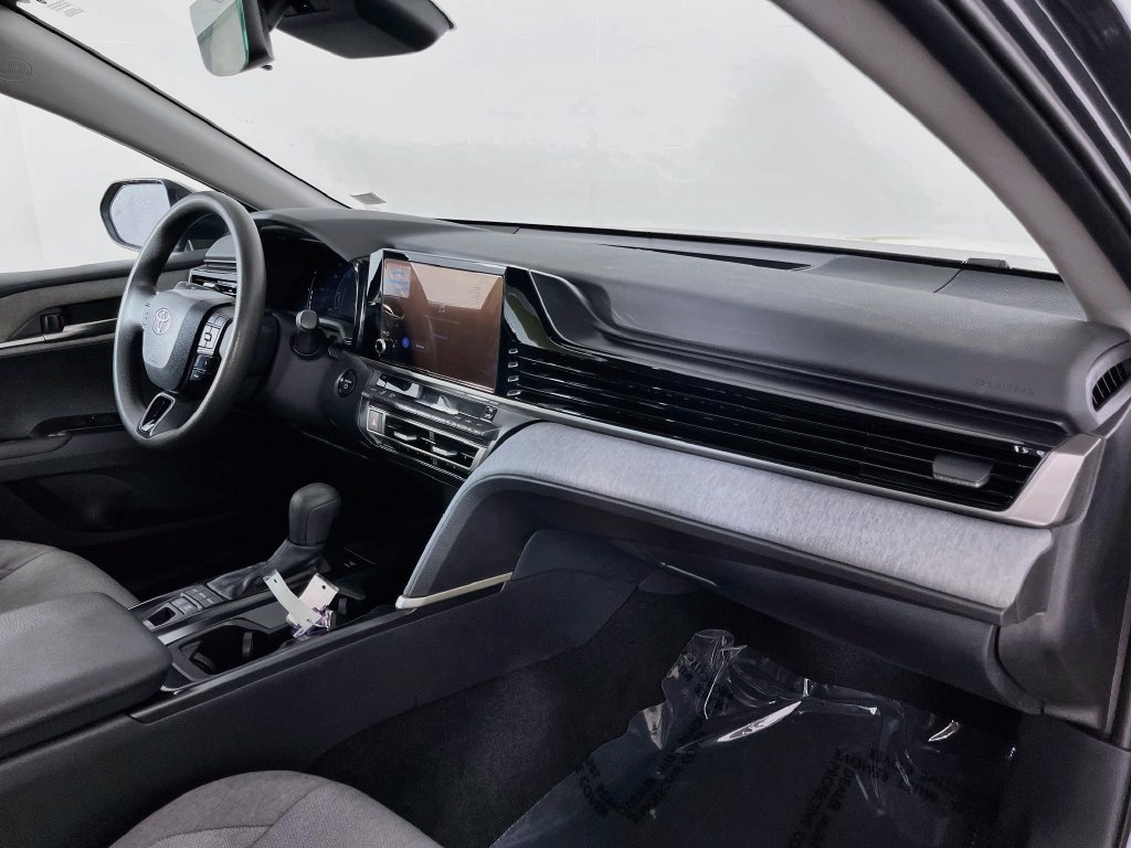Used 2026 Toyota Camry LE FWD image 31