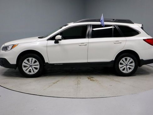 Used 2017 Subaru Outback 2.5i Premium image 8