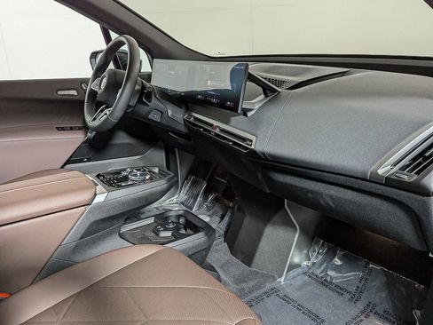 Used 2025 BMW iX xDrive50 w/ Premium Package image 39