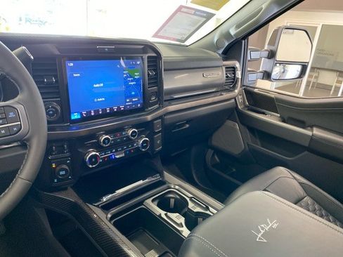 New 2026 Ford F250 Lariat w/ Black Appearance Package AWD/4WD image 16
