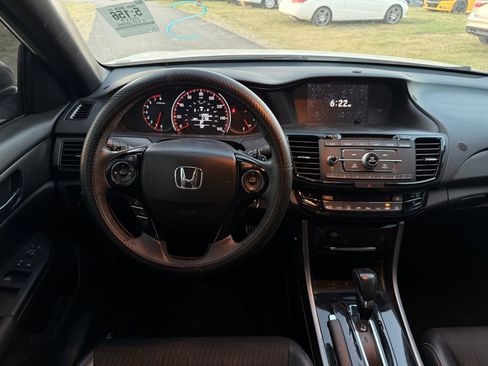 Used 2017 Honda Accord Sport image 26