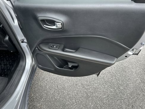 Used 2019 Jeep Compass Latitude w/ Popular Equipment Group image 17