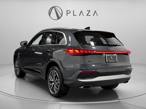 Certified 2025 Audi Q5 Premium Plus w/ Premium Plus image 3