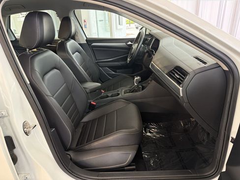 Used 2022 Volkswagen Jetta SE FWD image 22