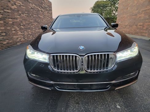 Used 2017 BMW 750Li xDrive image 40