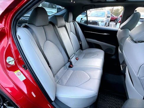 Used 2019 Toyota Camry XSE image 19