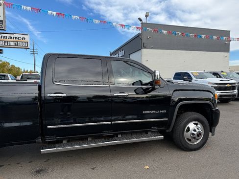 Used 2019 GMC Sierra 3500 Denali w/ Duramax Plus Package image 13