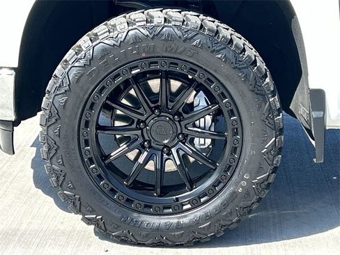 Used 2022 Chevrolet Silverado 1500 LT image 10