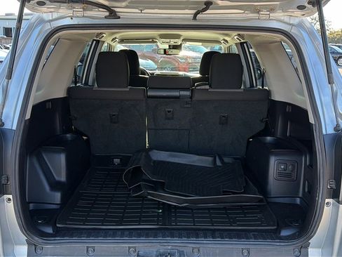 Used 2020 Toyota 4Runner SR5 image 40