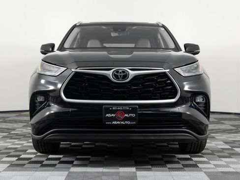 Used 2022 Toyota Highlander XLE image 12