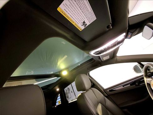 Used 2023 Porsche Macan image 20