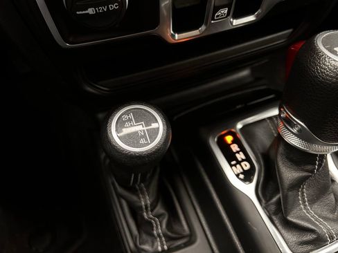 Used 2021 Jeep Wrangler Unlimited Sahara image 22