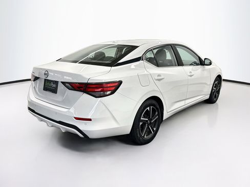 Used 2025 Nissan Sentra SV FWD image 9