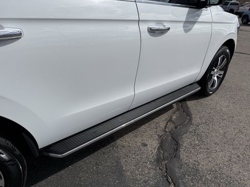 Used 2023 Ford Expedition Limited image 5