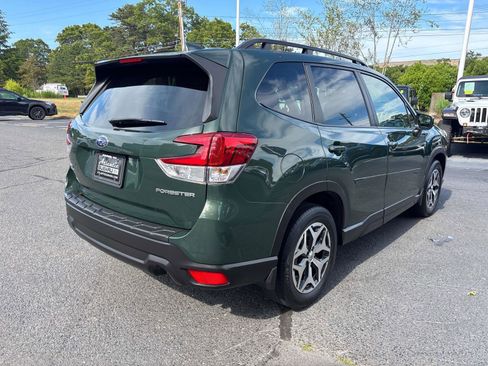 Used 2022 Subaru Forester Premium image 2