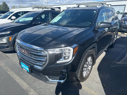 Used 2022 GMC Terrain SLT w/ LPO, Floor Liner Package AWD/4WD image 3