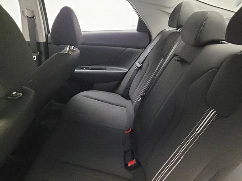 Used 2025 Hyundai Elantra SEL image 18