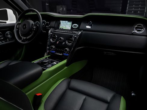 Used 2024 Rolls-Royce Cullinan w/ Cullinan Package AWD/4WD image 65