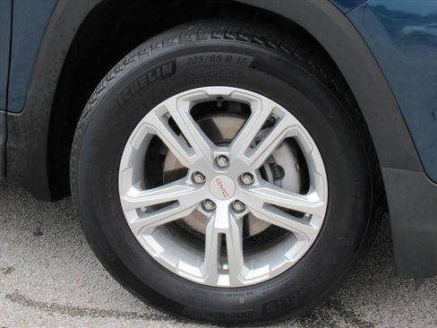 Used 2020 GMC Terrain SLE w/ Driver Convenience Package image 7