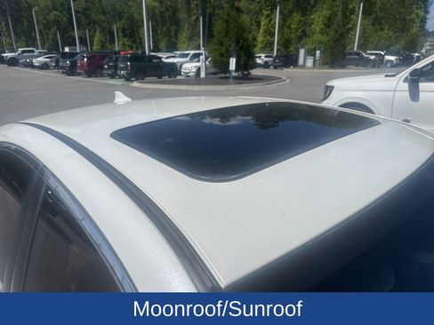 Used 2016 Subaru Legacy 2.5i Limited image 3