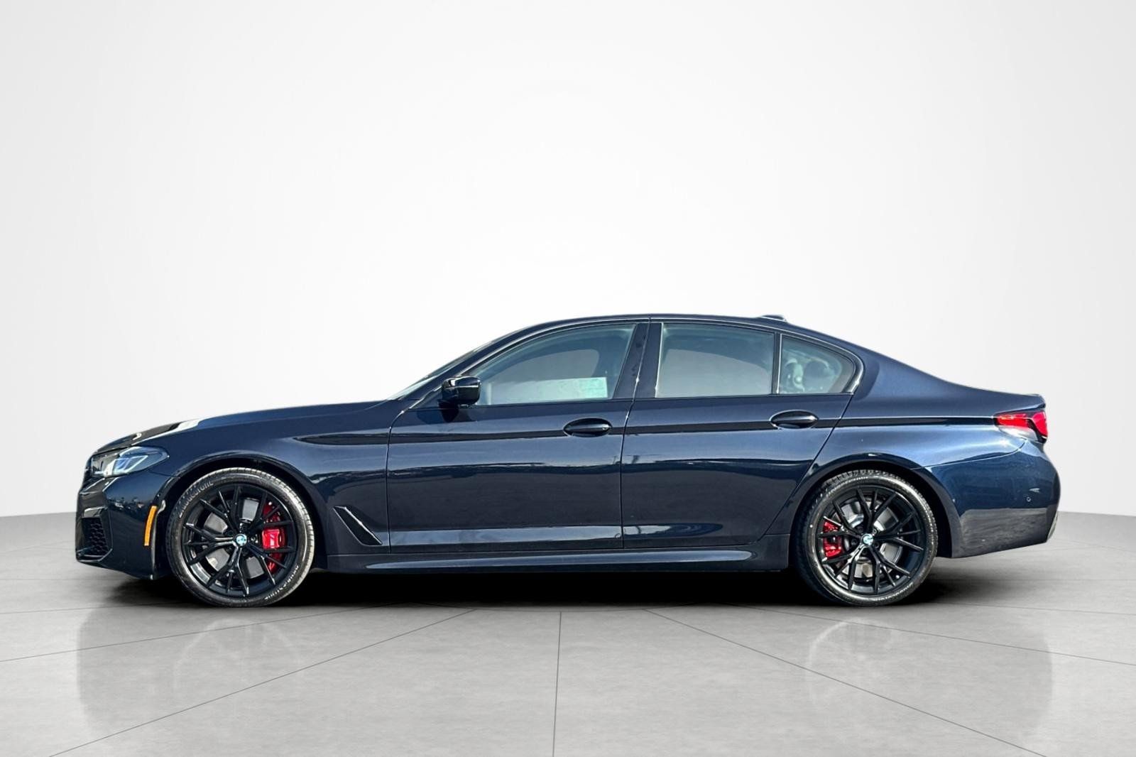 Used 2023 BMW 540i w/ M Sport Package RWD image 2