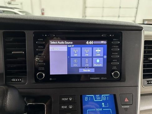 Used 2020 Toyota Sienna LE image 22