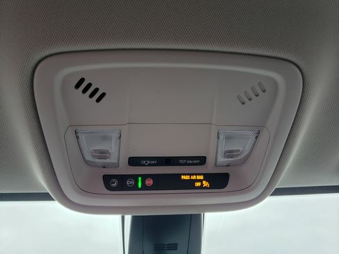 Used 2020 Chevrolet Traverse LS image 24